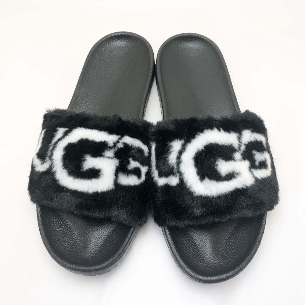 UGG アグ レディース サンダル ROYALE GRAPHIC ブラックを税込・送料込