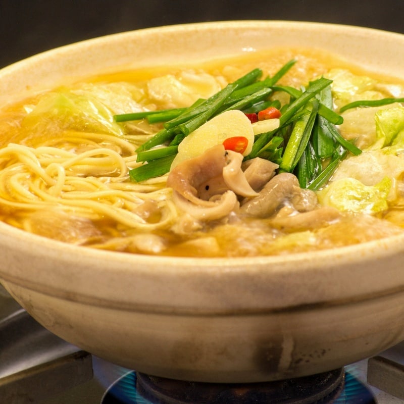 6人前】煮込み鍋ラーメン「和風醤油・ピリ辛豚骨・味噌」3種類のスープ